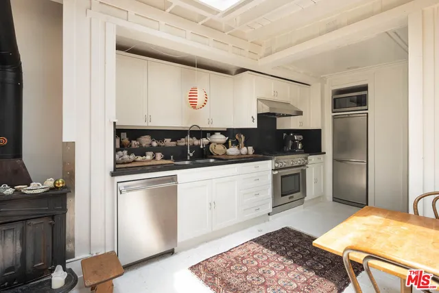 $2,250,000 | 8805 Lookout Mountain Avenue, Los Angeles, CA 90046