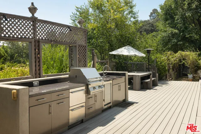 $2,250,000 | 8805 Lookout Mountain Avenue, Los Angeles, CA 90046