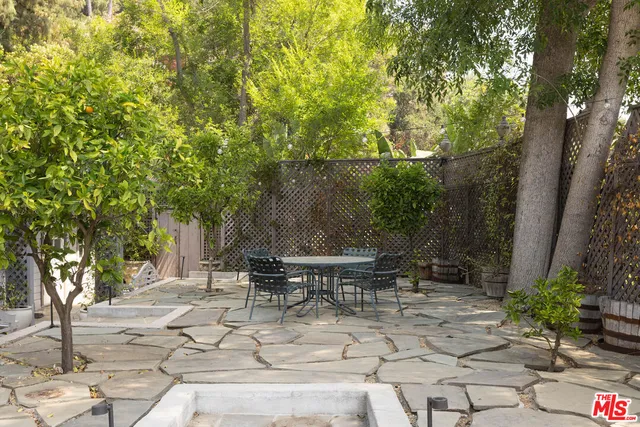 $2,250,000 | 8805 Lookout Mountain Avenue, Los Angeles, CA 90046