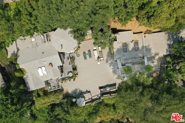 $2,250,000 | 8805 Lookout Mountain Avenue, Los Angeles, CA 90046