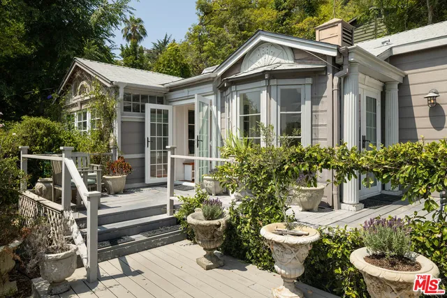 $2,250,000 | 8805 Lookout Mountain Avenue, Los Angeles, CA 90046