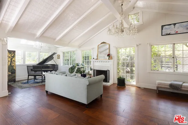 $2,250,000 | 8805 Lookout Mountain Avenue, Los Angeles, CA 90046