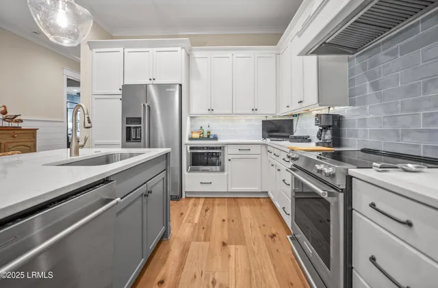 $795,000 | 208 Coosaw Point Boulevard, Beaufort, SC 29907