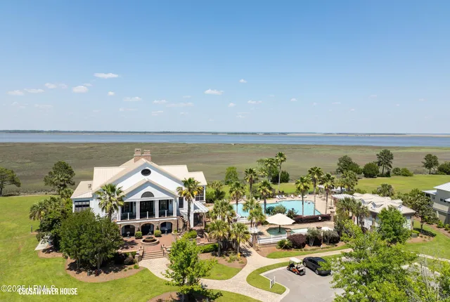 $795,000 | 208 Coosaw Point Boulevard, Beaufort, SC 29907