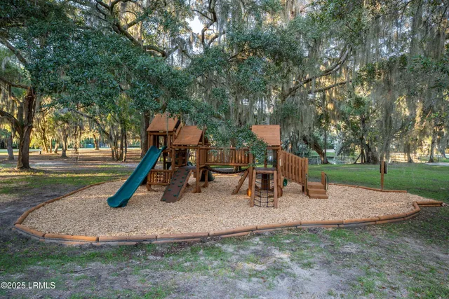 $795,000 | 208 Coosaw Point Boulevard, Beaufort, SC 29907