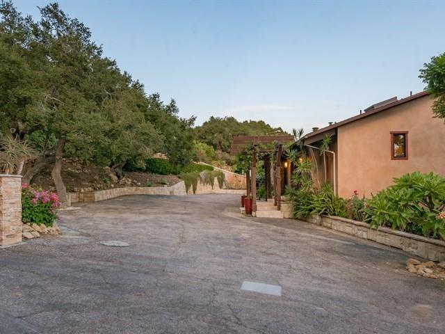 1029 Arbolado Road Santa Barbara, CA 93103 - Photo 18 of 40 Driveway View