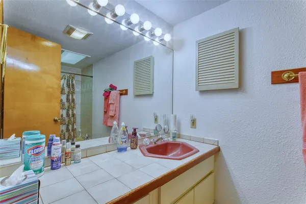 $250,000 | 11 Casarena Court, Winter Haven, FL 33881