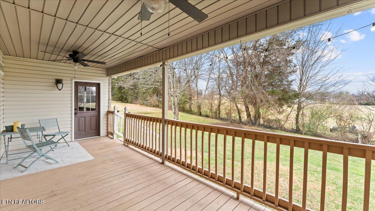 2117 Grey Ridge Road Maryville, TN 37801 - Photo 19 of 24 19-Deck