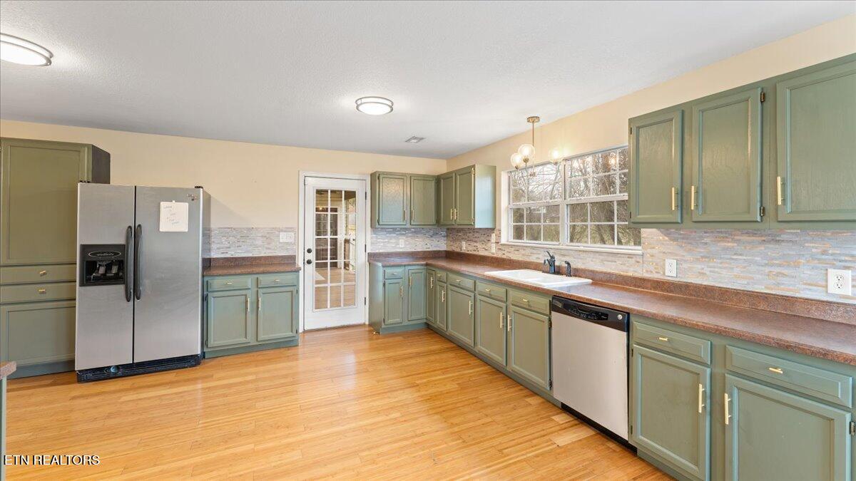 2117 Grey Ridge Road Maryville, TN 37801 - Photo 10 of 24 10-Kitchen