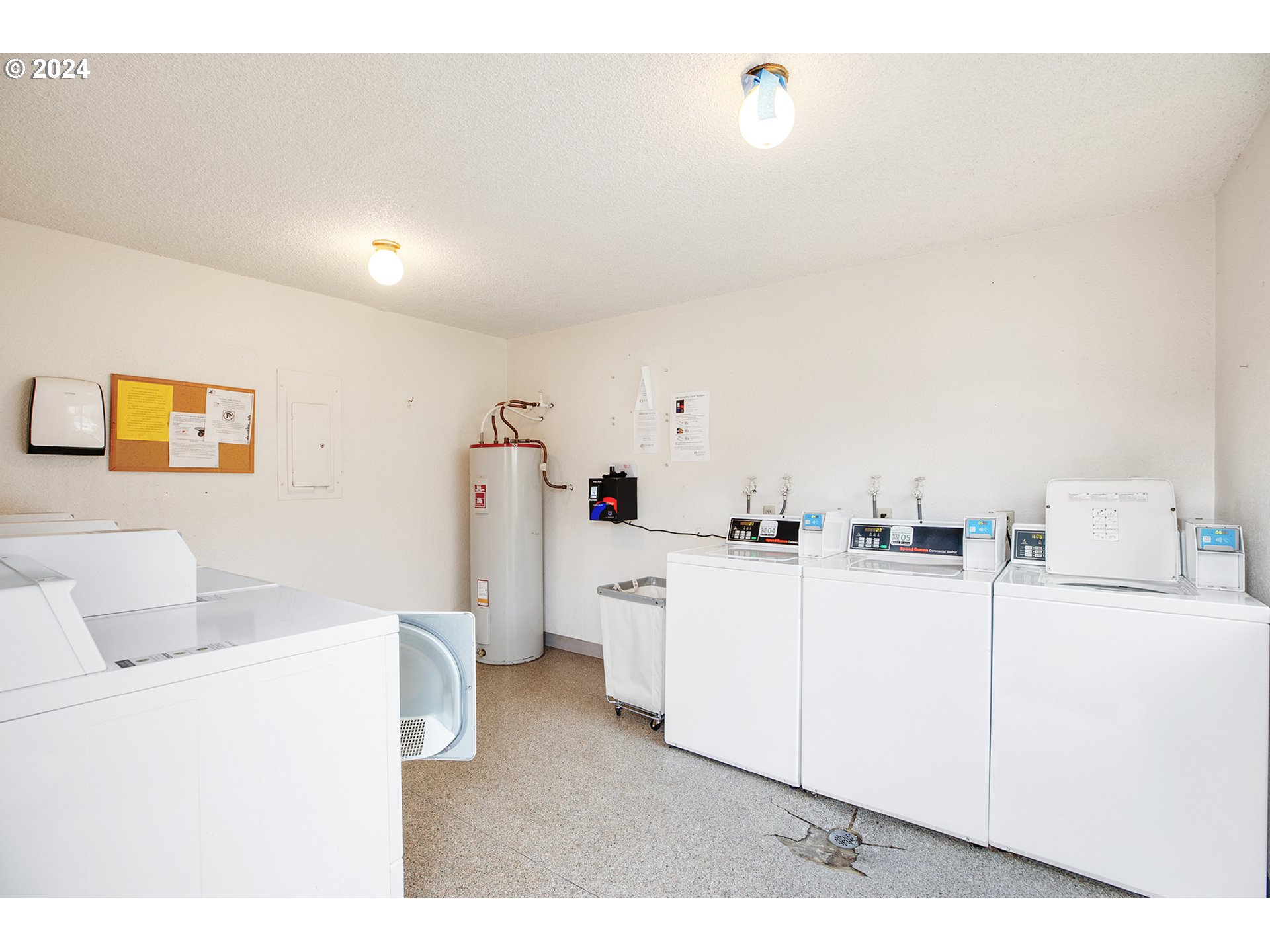 12632 Northwest Barnes Road, Unit 9 Portland, OR 97229 - Photo 16 of 26 Laundry