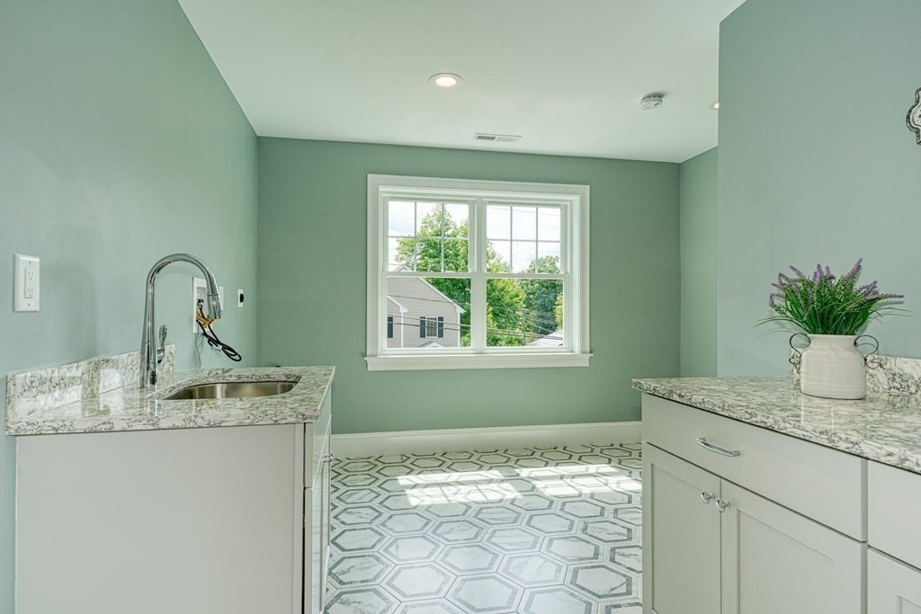 12 Rahway Road Burlington, MA 01803 - Photo 26 of 38