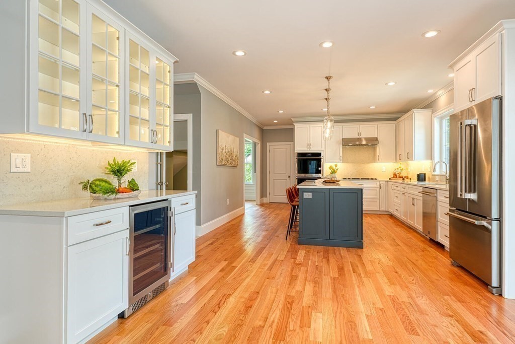 12 Rahway Road Burlington, MA 01803 - Photo 10 of 38