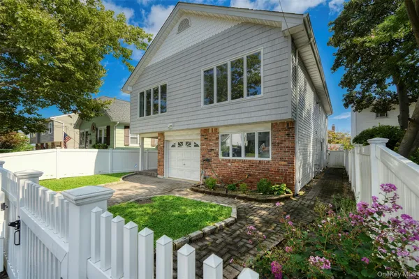 $5,000 | 11 7th Street, Bayville, NY 11709