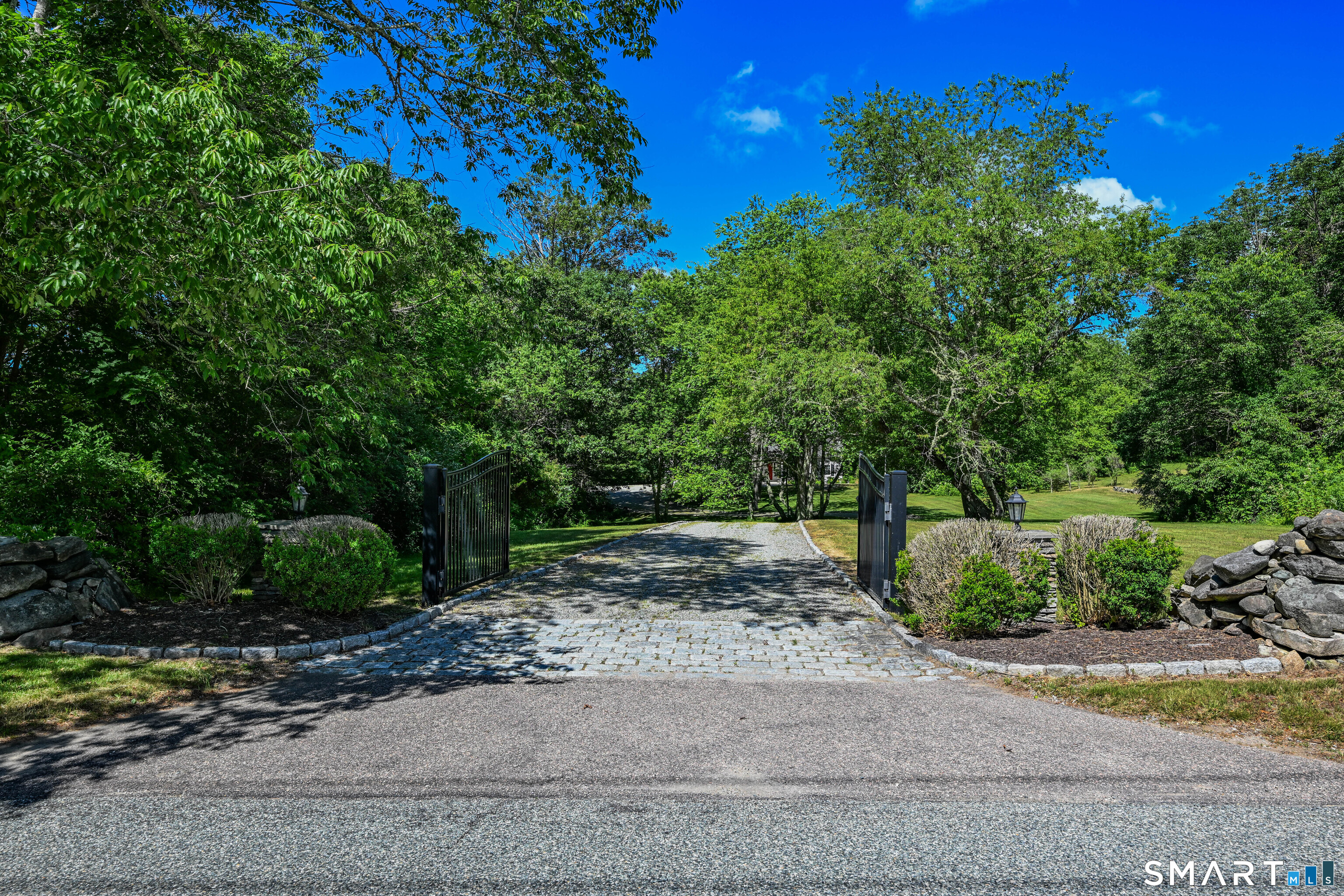 199 Taugwonk Road Stonington, CT 06378 - Photo 27 of 40 Gated drive