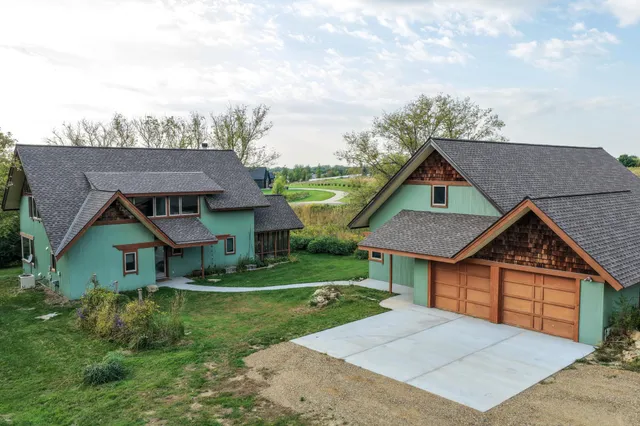 $609,900 | W11545 478th Avenue, Prescott, WI 54021