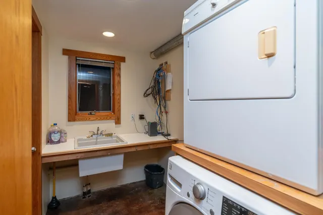 $609,900 | W11545 478th Avenue, Prescott, WI 54021