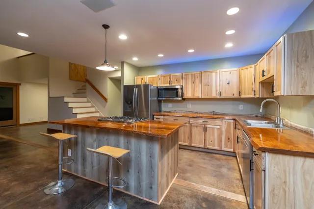 $609,900 | W11545 478th Avenue, Prescott, WI 54021