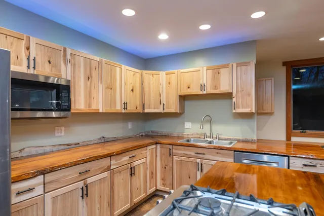 $609,900 | W11545 478th Avenue, Prescott, WI 54021