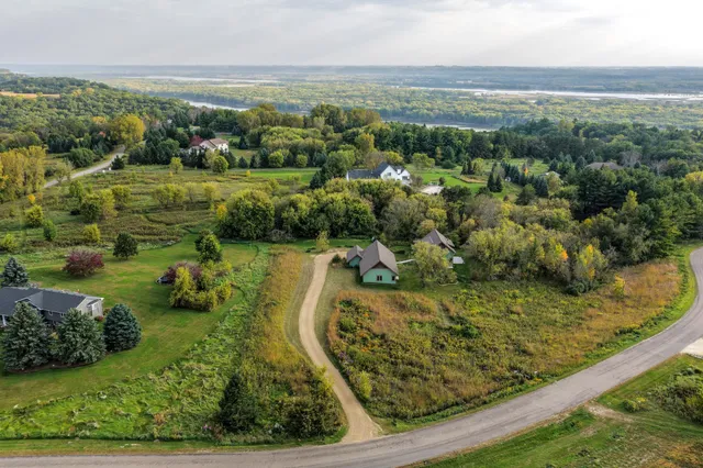 $609,900 | W11545 478th Avenue, Prescott, WI 54021