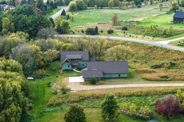 $609,900 | W11545 478th Avenue, Prescott, WI 54021