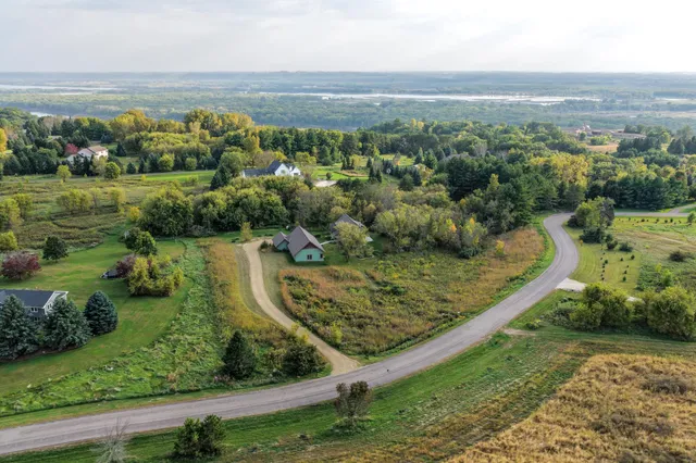 $609,900 | W11545 478th Avenue, Prescott, WI 54021