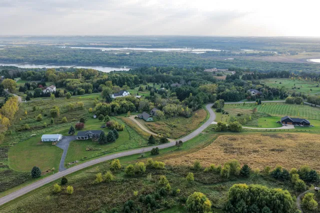 $609,900 | W11545 478th Avenue, Prescott, WI 54021