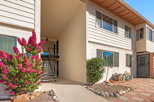 $99,900 | 8060 East Broadway Boulevard, Unit 212, Tucson, AZ 85710