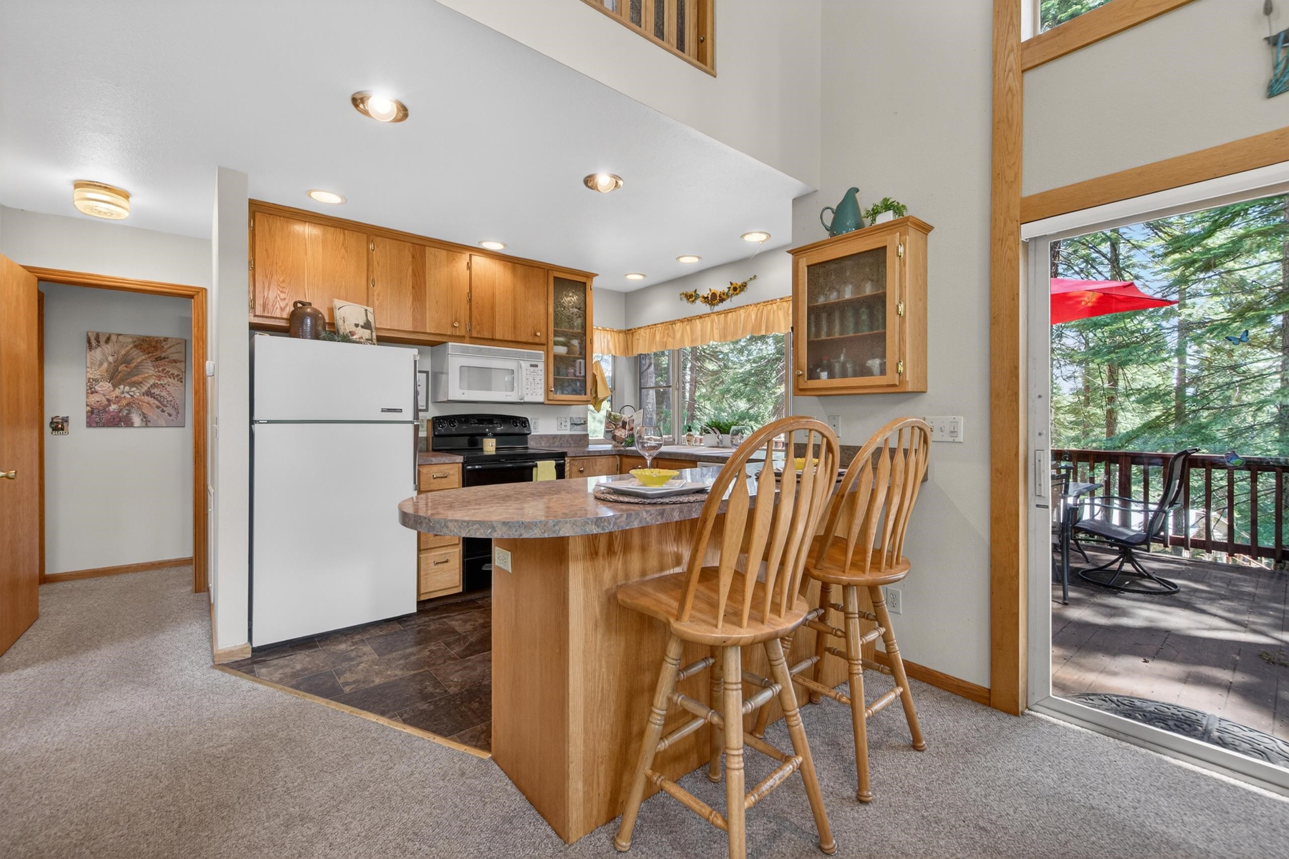 808 Lake Ridge Road, Unit 2 Lake Almanor, CA 96137 - Photo 9 of 50