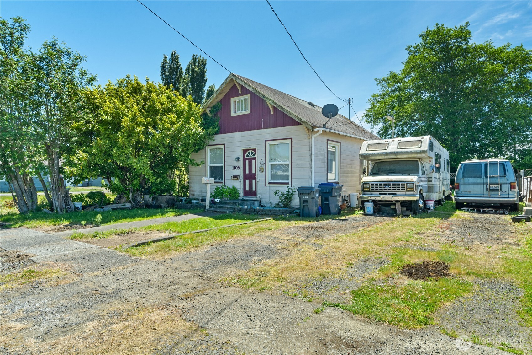 1105 West Perry Street Aberdeen, WA 98520 - Photo 16 of 20 a house view with a backyard space