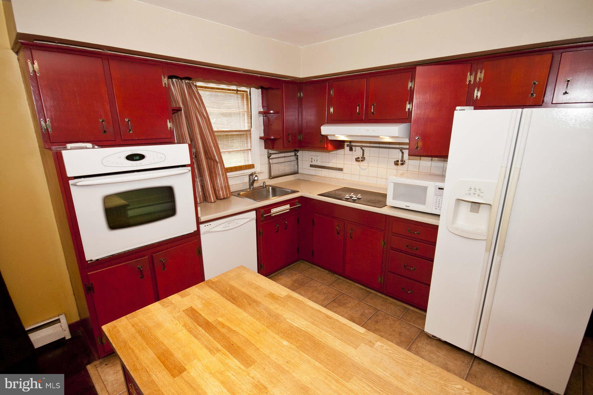 9325 Millbrook Road Ellicott City, MD 21042 - Photo 10 of 30 Kitchen