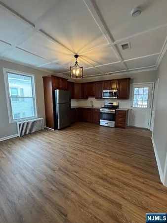 $3,500 | 146 Godwin Avenue, Unit 2, Midland Park, NJ 07432