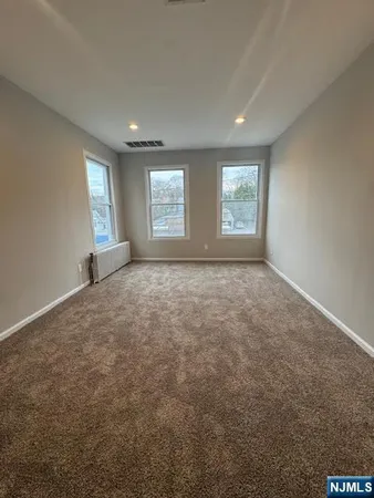 $3,500 | 146 Godwin Avenue, Unit 2, Midland Park, NJ 07432