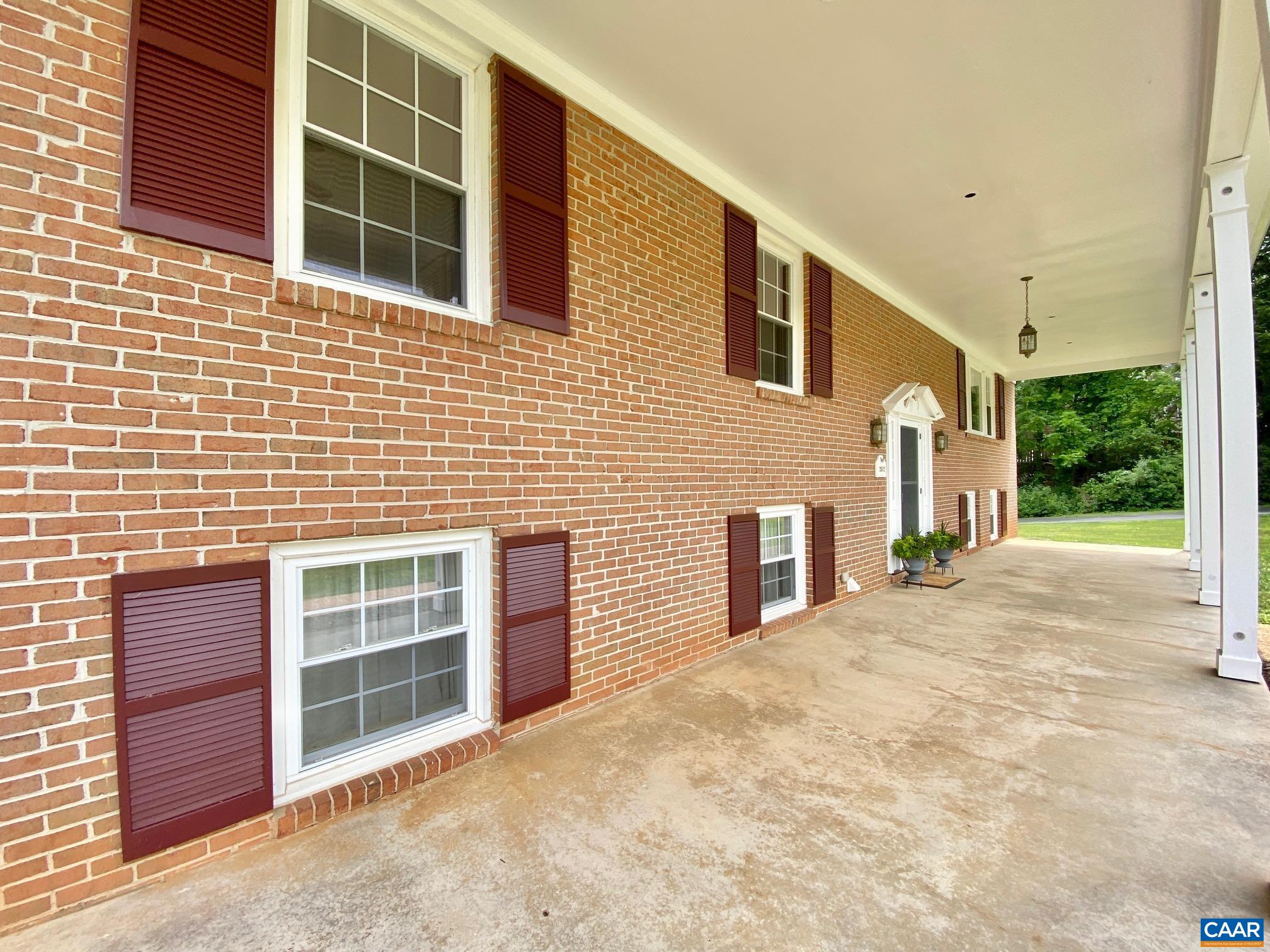 2612 Huntington Road Charlottesville, VA 22901 - Photo 3 of 36