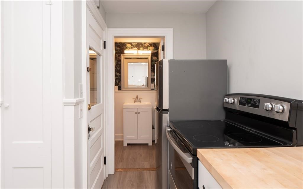 118 Ruggles Avenue, Unit 300 Newport, RI 02840 - Photo 16 of 28
