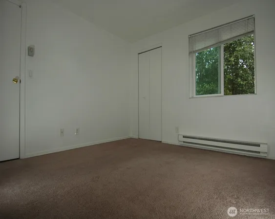 $2,500 | 12720 Northeast 10th Place, Unit D 202, Bellevue, WA 98005