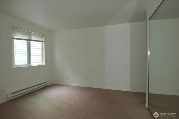 $2,500 | 12720 Northeast 10th Place, Unit D 202, Bellevue, WA 98005