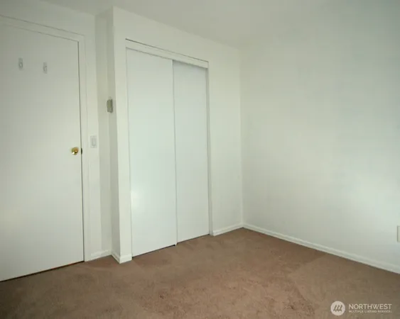 $2,500 | 12720 Northeast 10th Place, Unit D 202, Bellevue, WA 98005