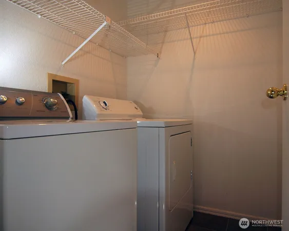 $2,500 | 12720 Northeast 10th Place, Unit D 202, Bellevue, WA 98005