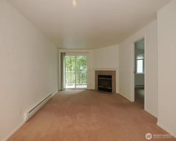 $2,500 | 12720 Northeast 10th Place, Unit D 202, Bellevue, WA 98005