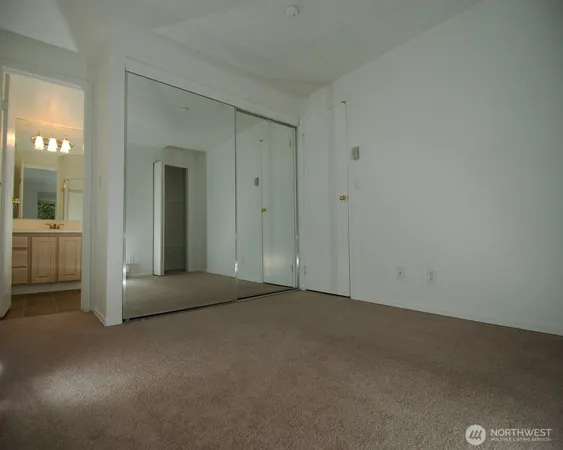 $2,500 | 12720 Northeast 10th Place, Unit D 202, Bellevue, WA 98005