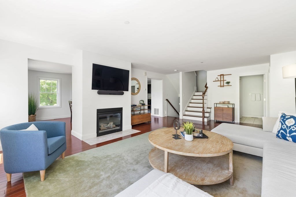 30 Webster Street, Unit 4 Needham, MA 02494 - Photo 8 of 28