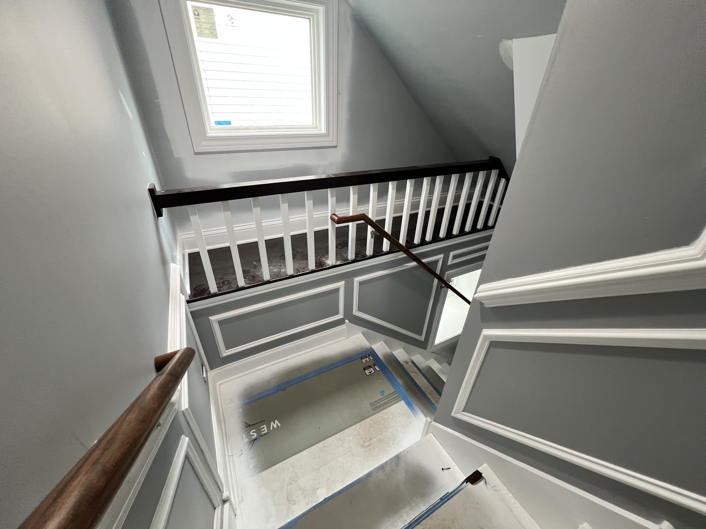 600 North Pine Avenue Chicago, IL 60644 - Photo 11 of 21 a view of a balcony with furniture