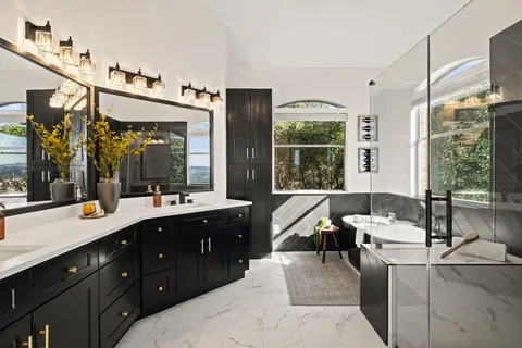 $1,495,000 | 2702 Lakehurst Road, Spicewood, TX 78669