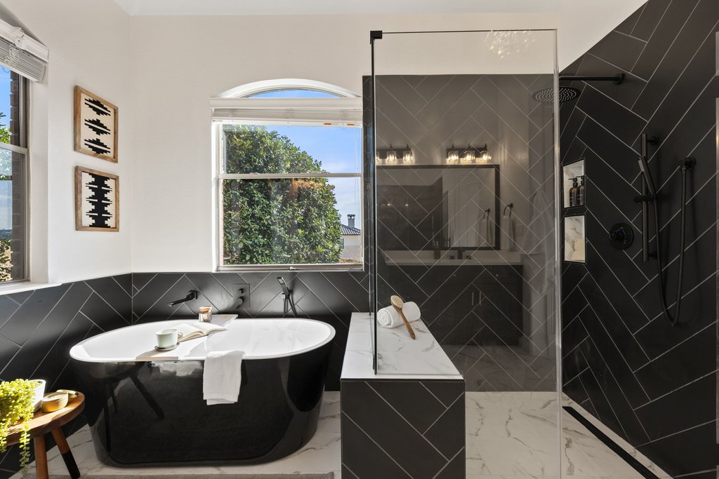 2702 Lakehurst Road Spicewood, TX 78669 - Photo 21 of 40