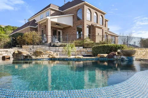 $1,495,000 | 2702 Lakehurst Road, Spicewood, TX 78669