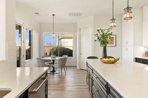 $1,495,000 | 2702 Lakehurst Road, Spicewood, TX 78669