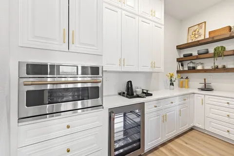 $1,495,000 | 2702 Lakehurst Road, Spicewood, TX 78669