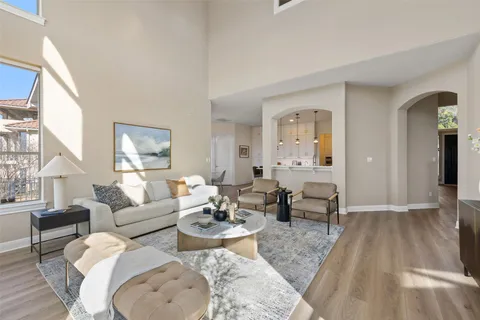 $1,495,000 | 2702 Lakehurst Road, Spicewood, TX 78669