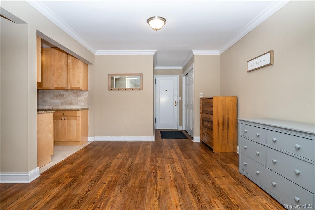 50 White Oak Street, Unit 3G New Rochelle, NY 10801 - Photo 4 of 16 a view of a kitchen with wooden floor