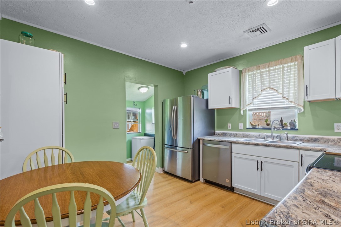 9105 High Street Georgetown, IN 47122 - Photo 6 of 28